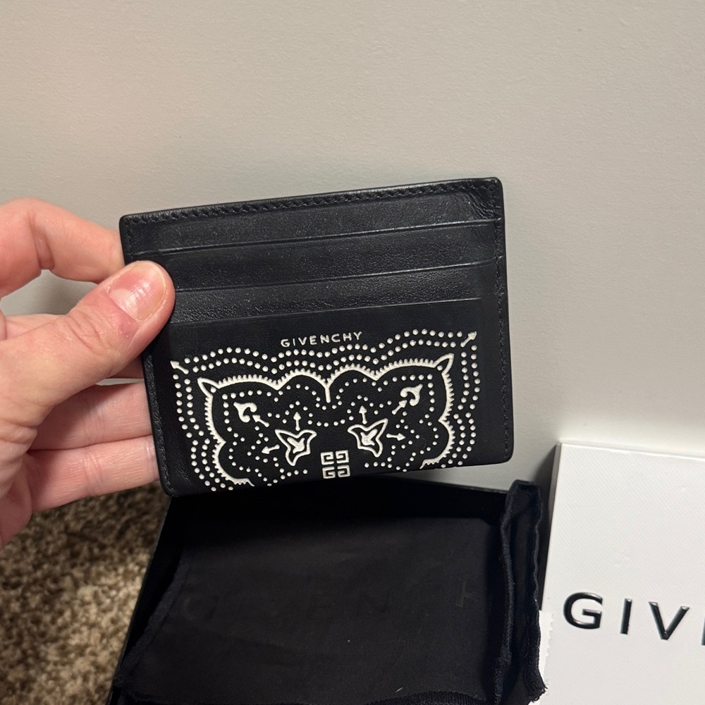 Givenchy Black and White Card Holder - Picture 8 of 9